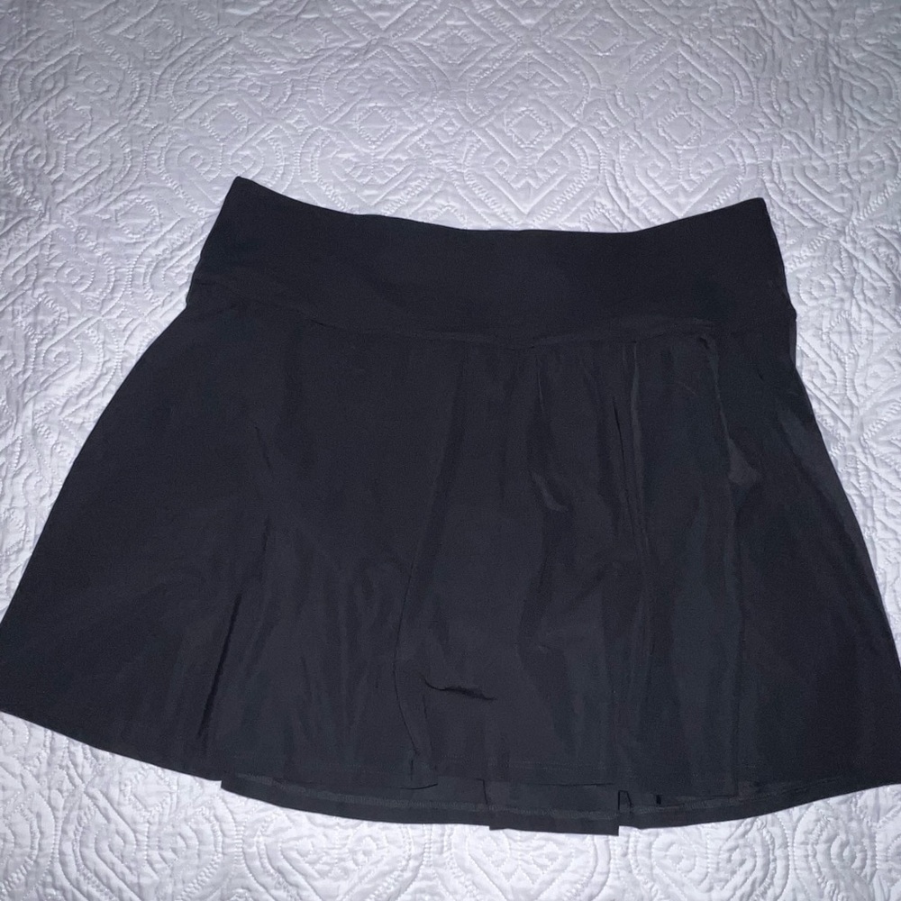 L.L Bean skirt short atlético  black size 18 for women’s